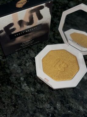 Fenty Beauty Highlighter - TROPHYWIFE